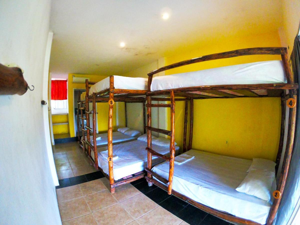 Kiwi Suites Hostel Montañita Extérieur photo