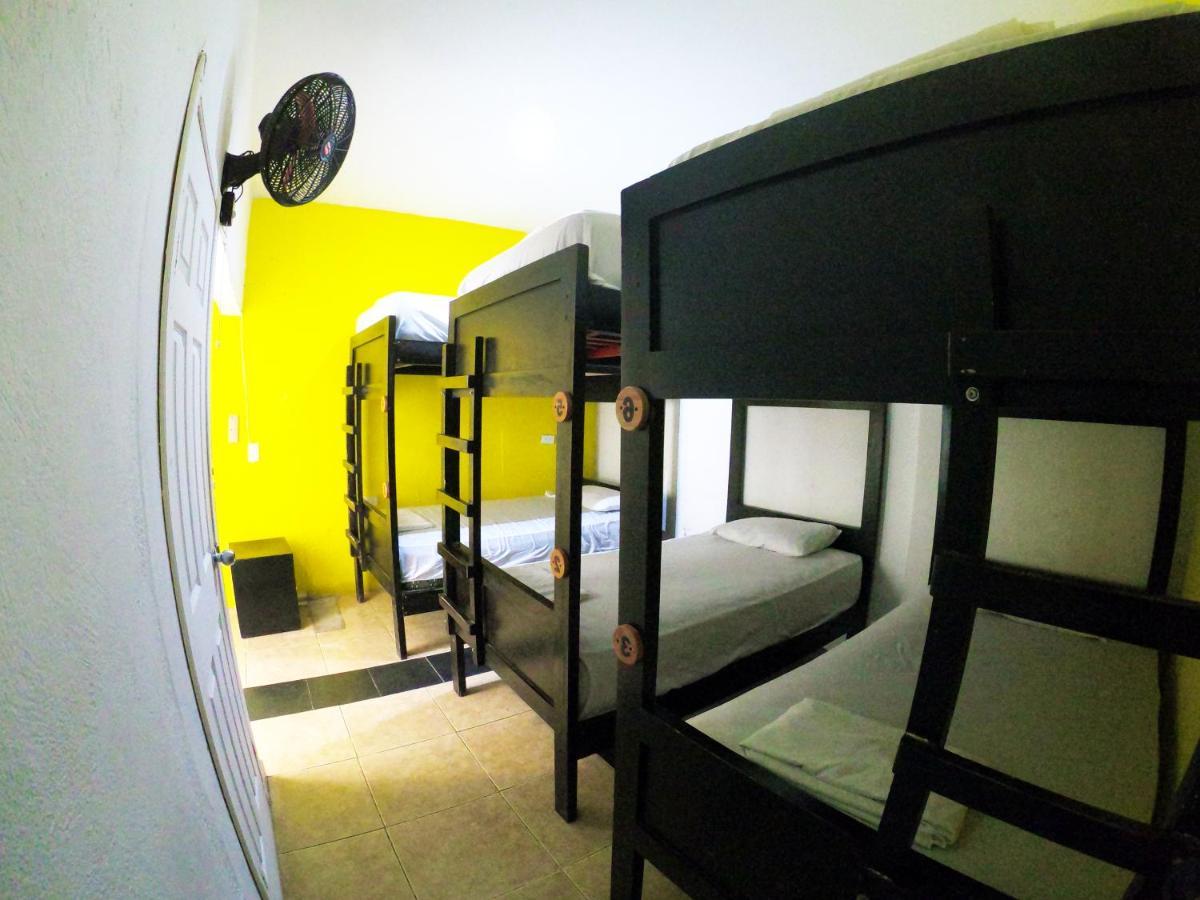 Kiwi Suites Hostel Montañita Extérieur photo